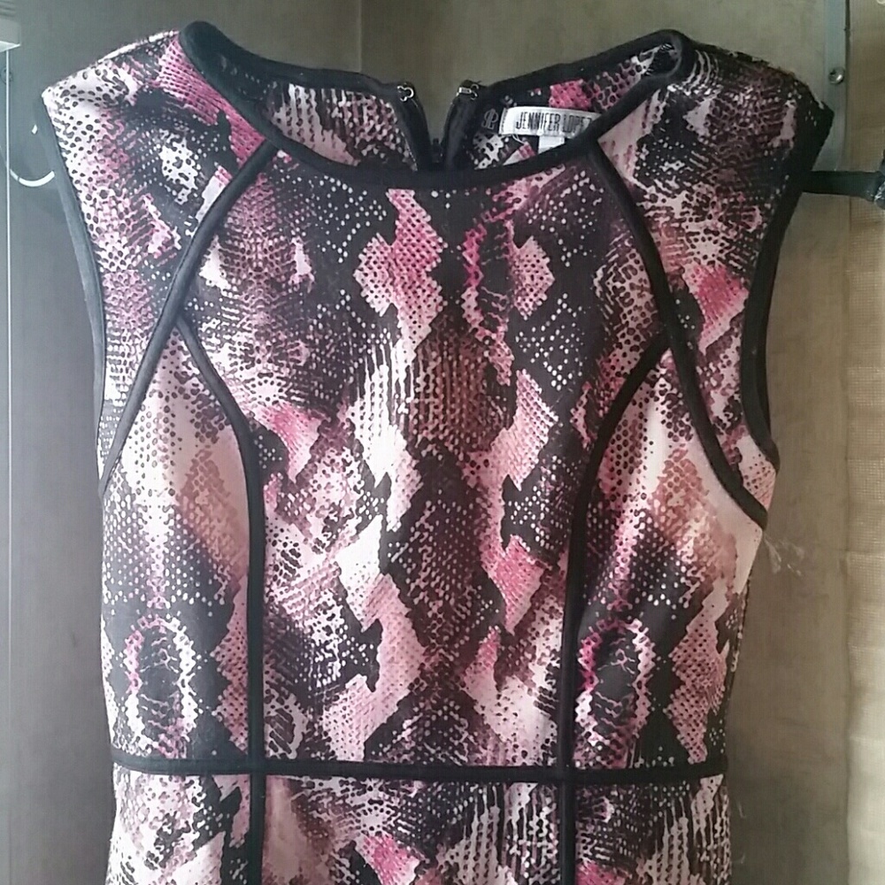 Jennifer Lopez bodycon snake skin dress